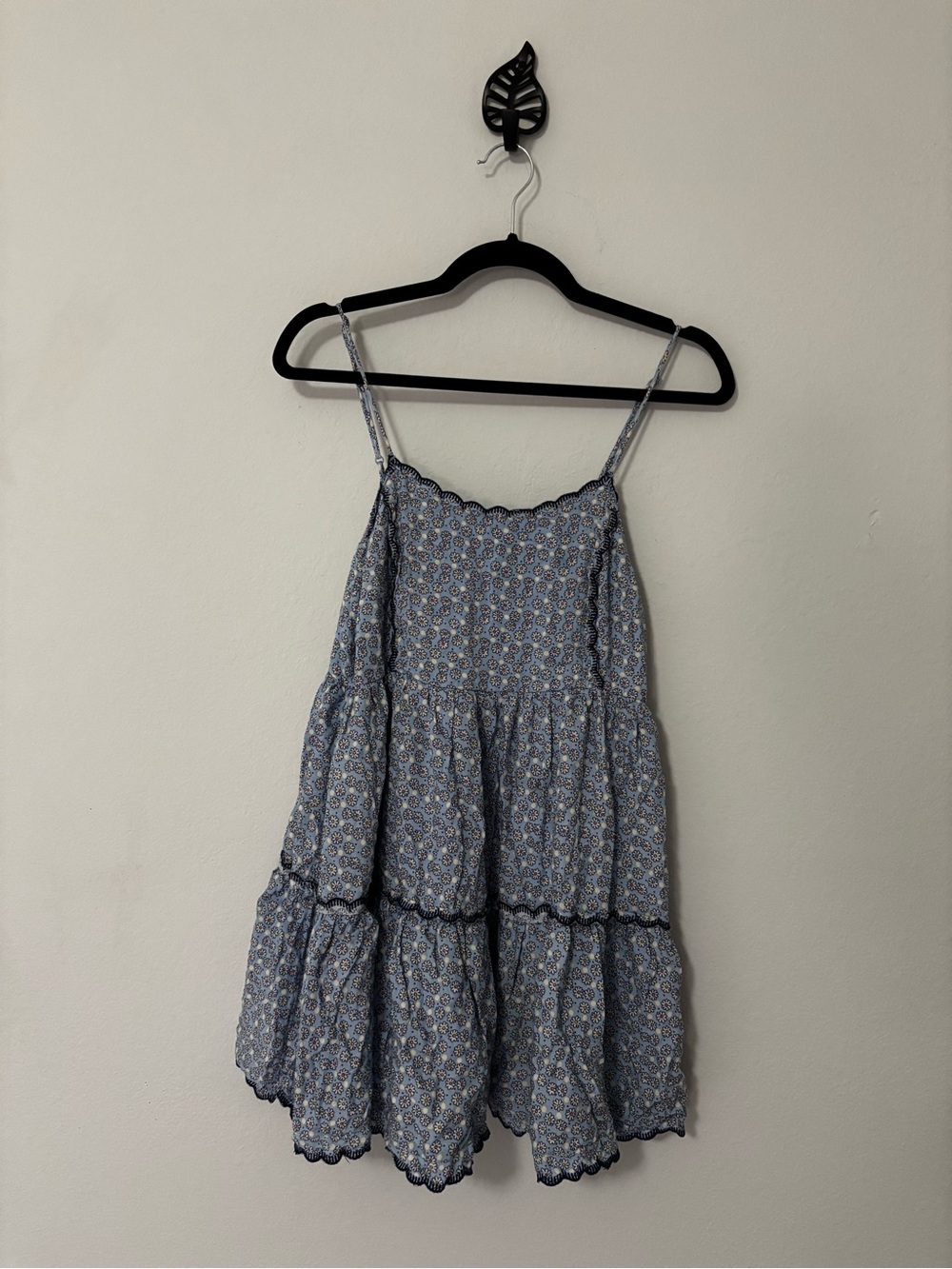 Urban Outfitters Daisy Floral Tiered Swing Dress Size S Keyhole Back EUC